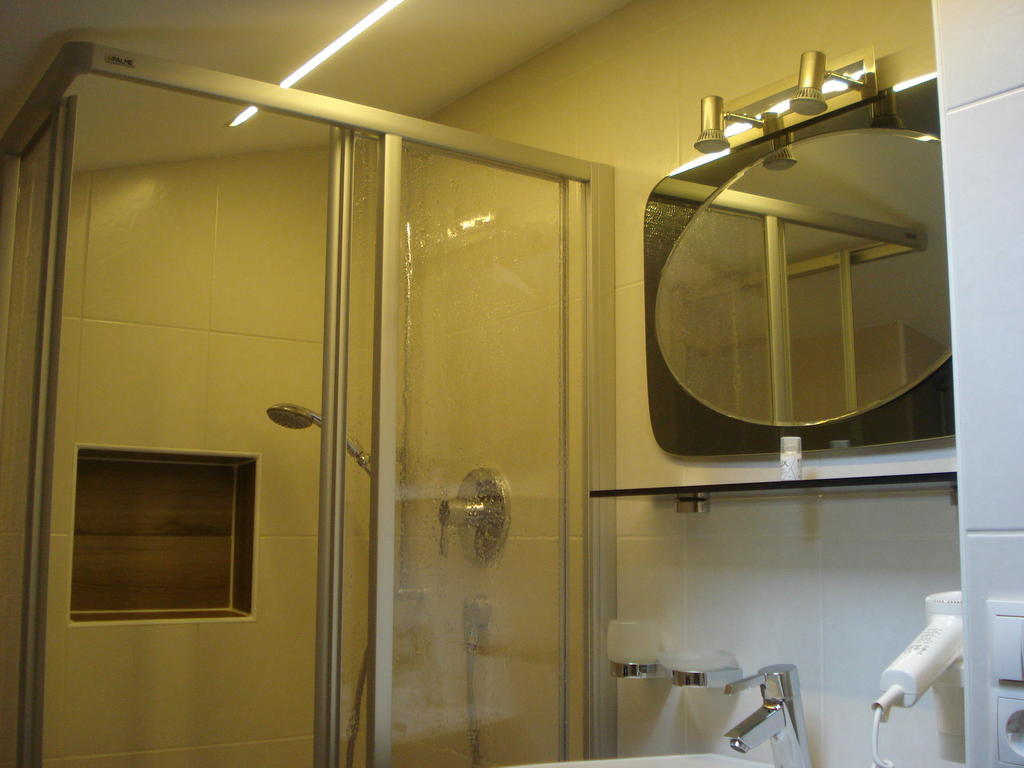 Gaestehaus Troppmair Finkenberg Room photo