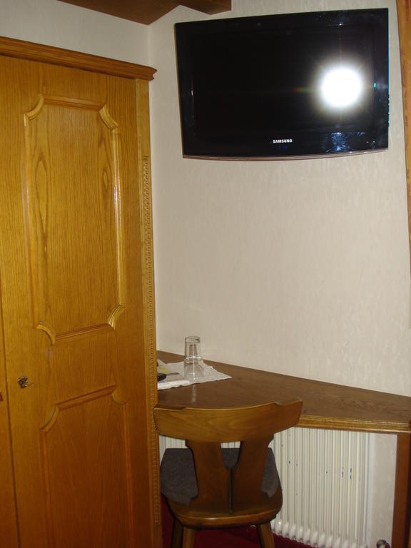 Gaestehaus Troppmair Finkenberg Room photo