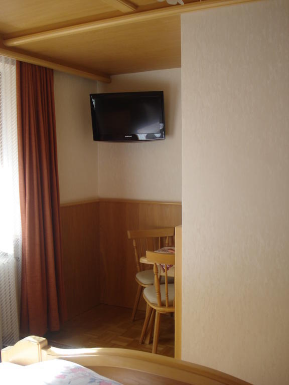 Gaestehaus Troppmair Finkenberg Room photo