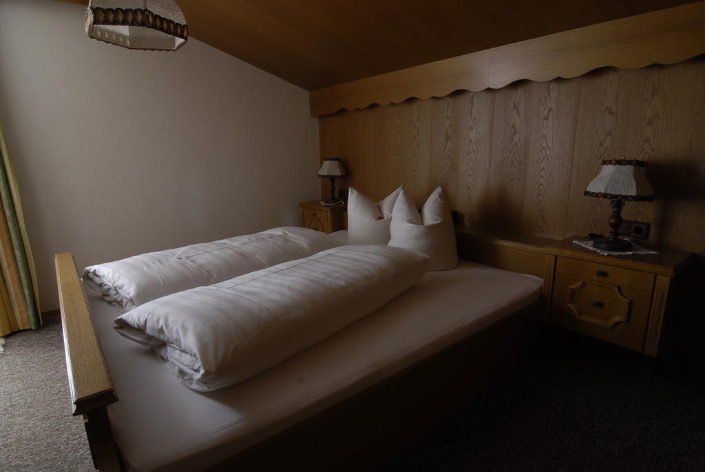 Gaestehaus Troppmair Finkenberg Room photo